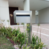 caixa de correio em aço inox para entrada de prédio